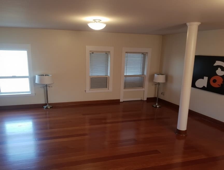 HomestagingKIEin Bild, das ein LoRA-Modell in Aktion zeigt.