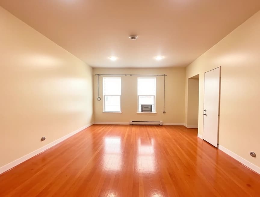 HomestagingKIEin Bild von einer Wohnung mit Schild zum Vermieten